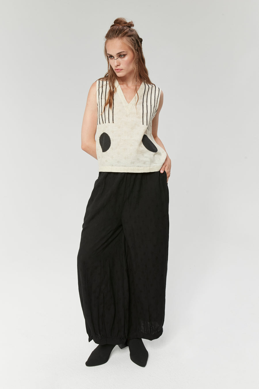 BLACK HANDWOVEN PANTS WITH POCKETS