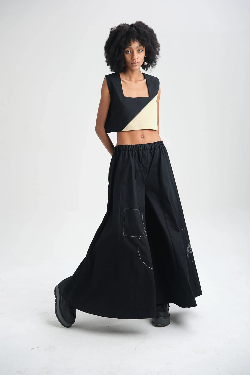 Black Bluebell Set in organic Drill Cotton by White Canvas - Image 5