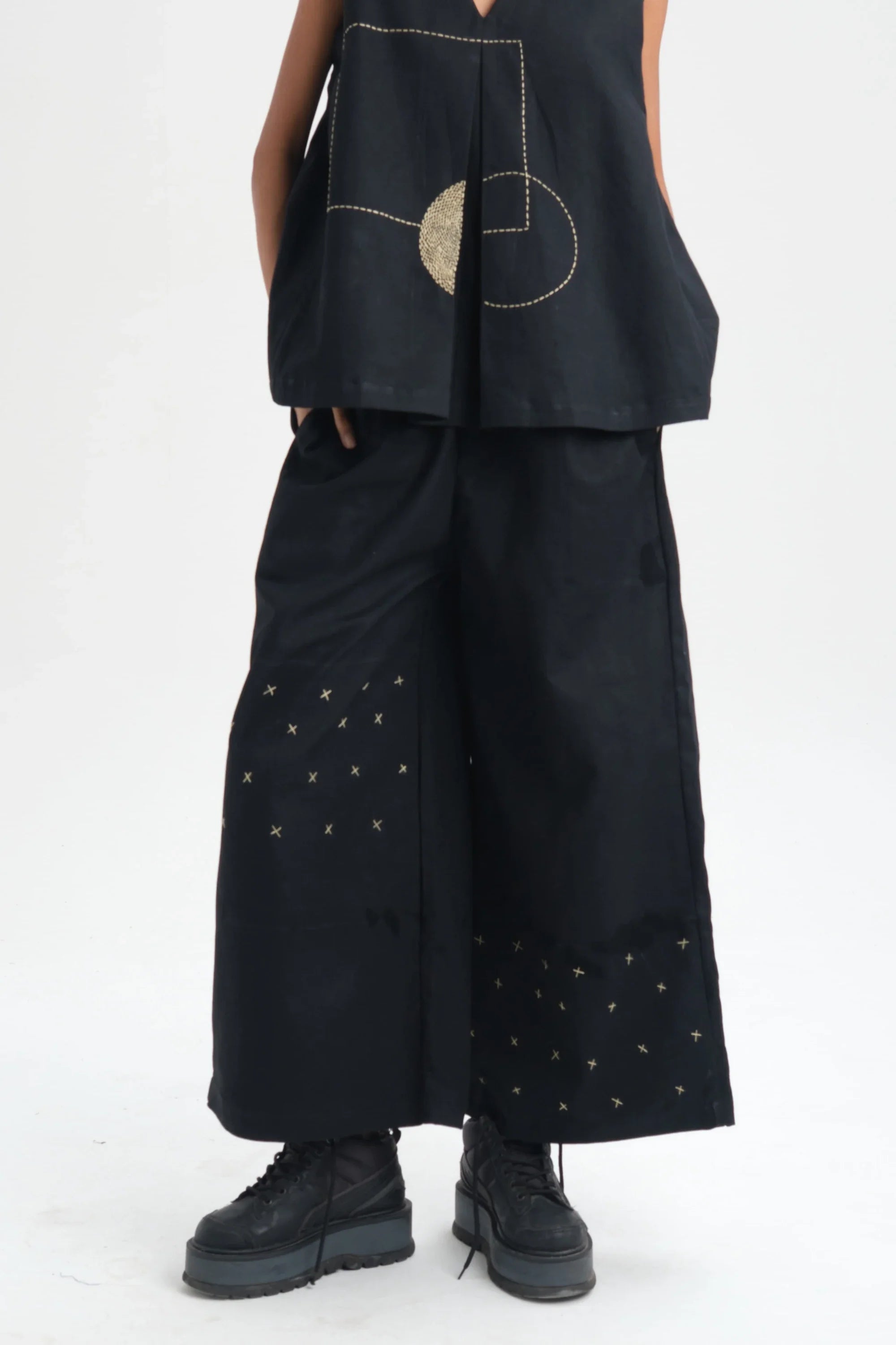 Black Freesia Pants in organic Drill Cotton by White Canvas - Image 2