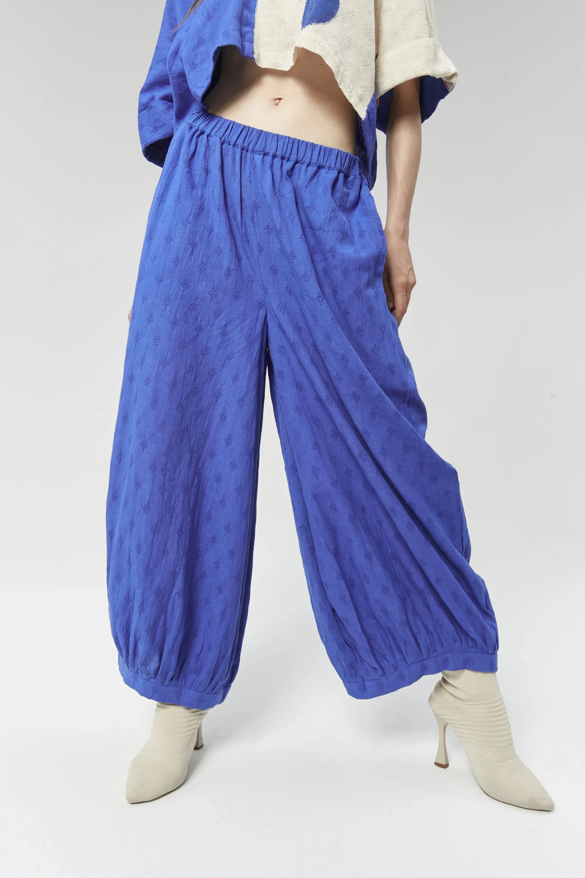 Blue London Set in handwoven Dobby Cotton by White Canvas - Image 6