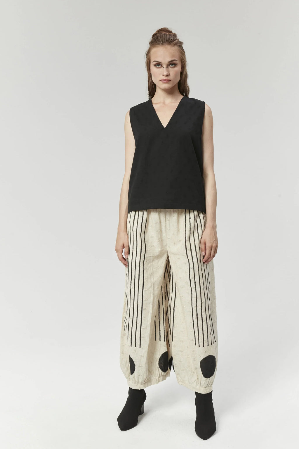 Black Madrid Set in handwoven Dobby Cotton by White Canvas - Image 1