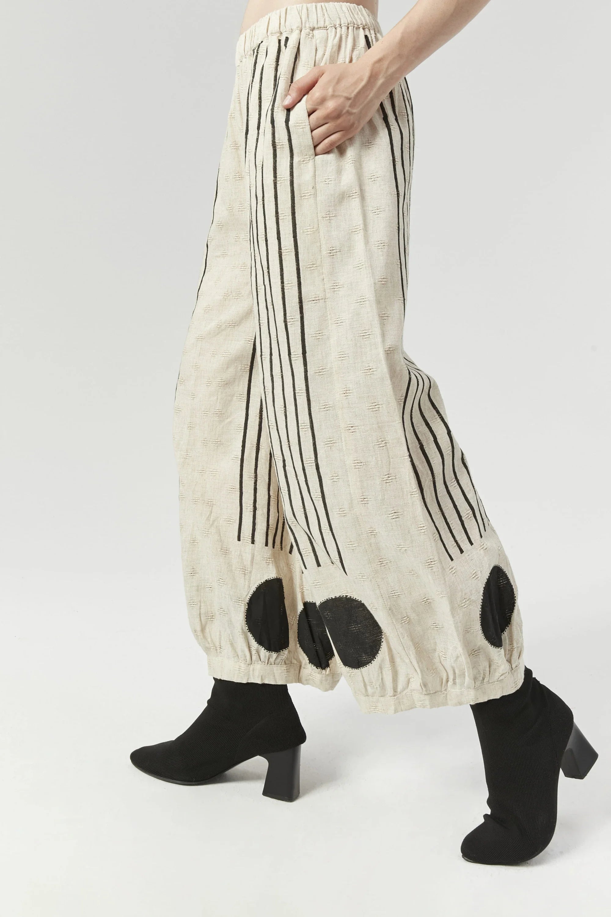 Black Madrid Set in handwoven Dobby Cotton by White Canvas - Image 6