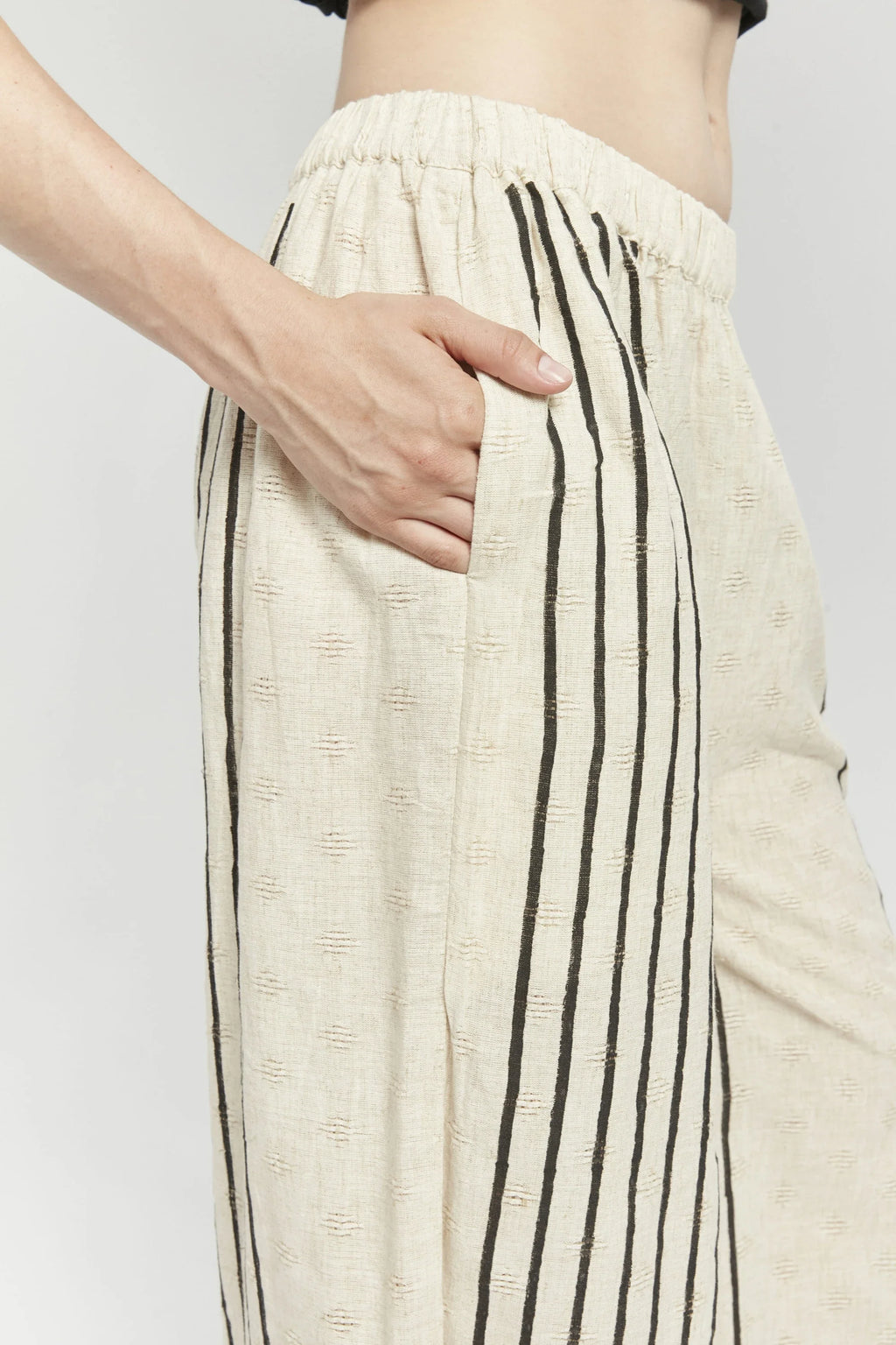 Black Madrid Set in handwoven Dobby Cotton by White Canvas - Image 7