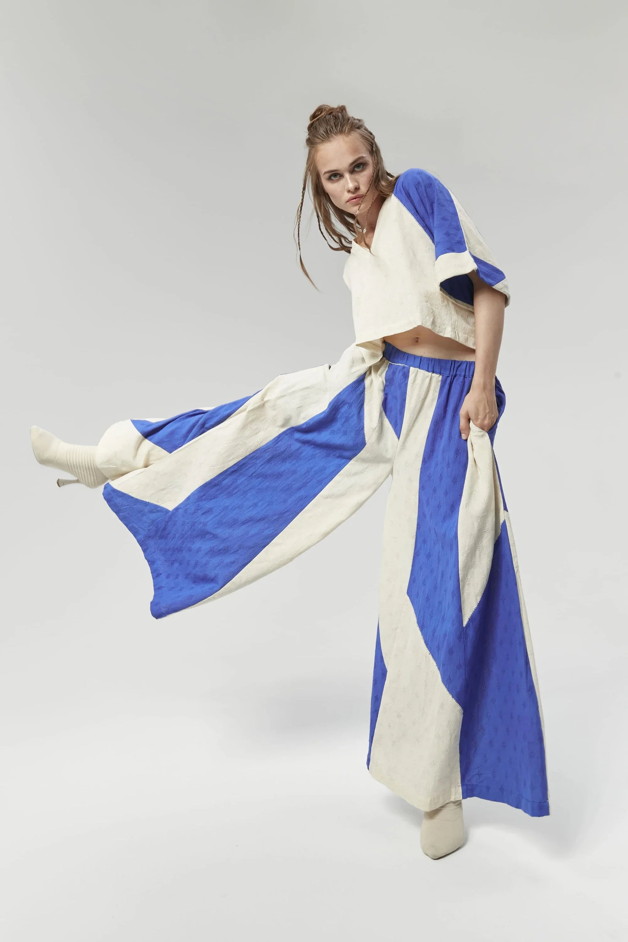 Blue Newyork Pants in handwoven Dobby Cotton by White Canvas - Image 4