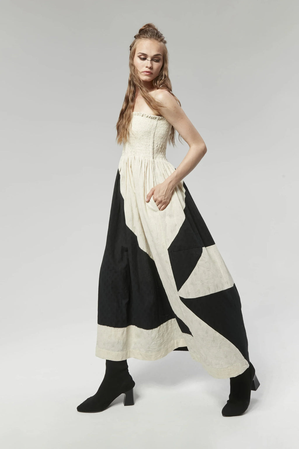 Black Shinzo Dress in handwoven Dobby Cotton by White Canvas - Image 2