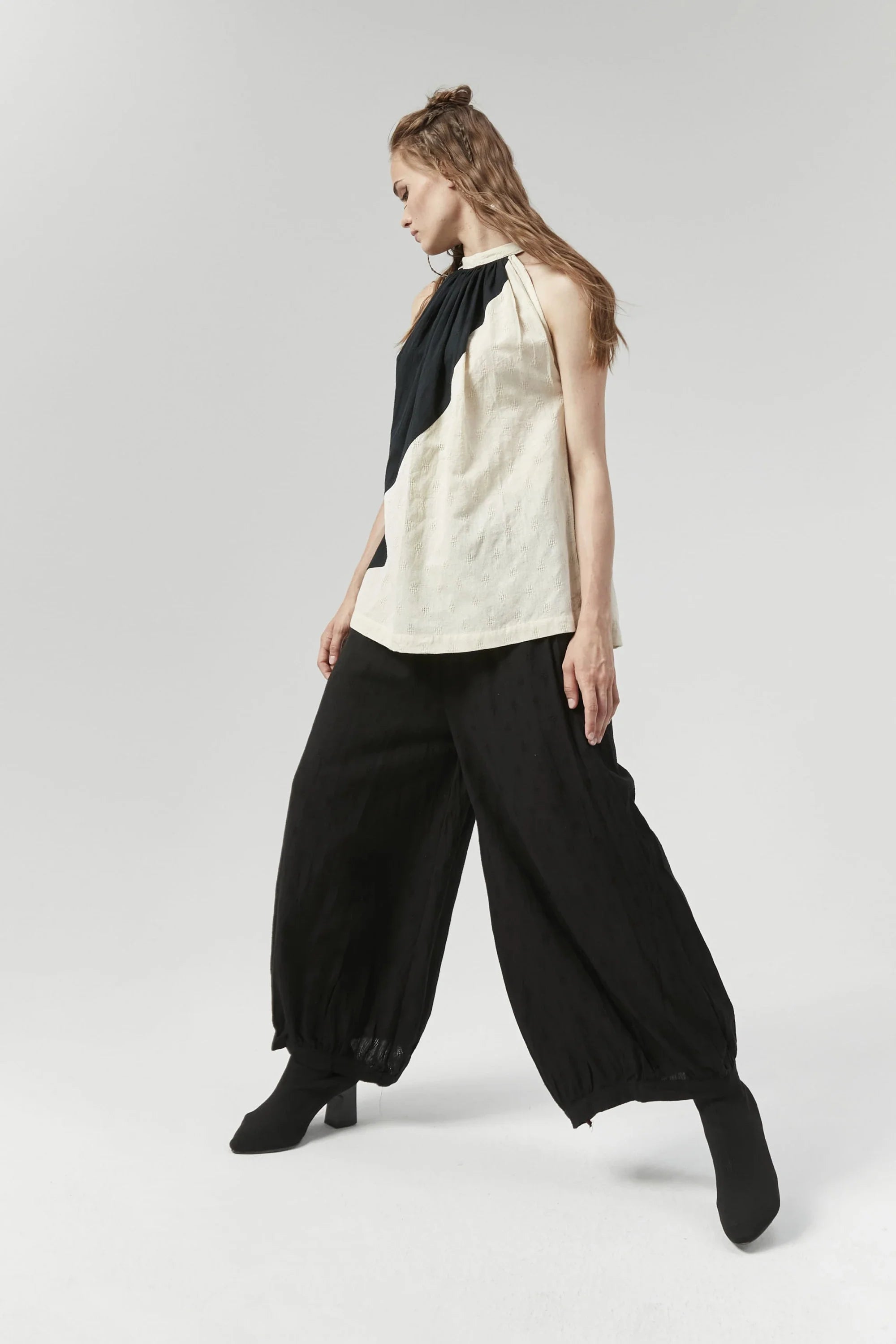 Black Sydney Set in handwoven Dobby Cotton by White Canvas - Image 2