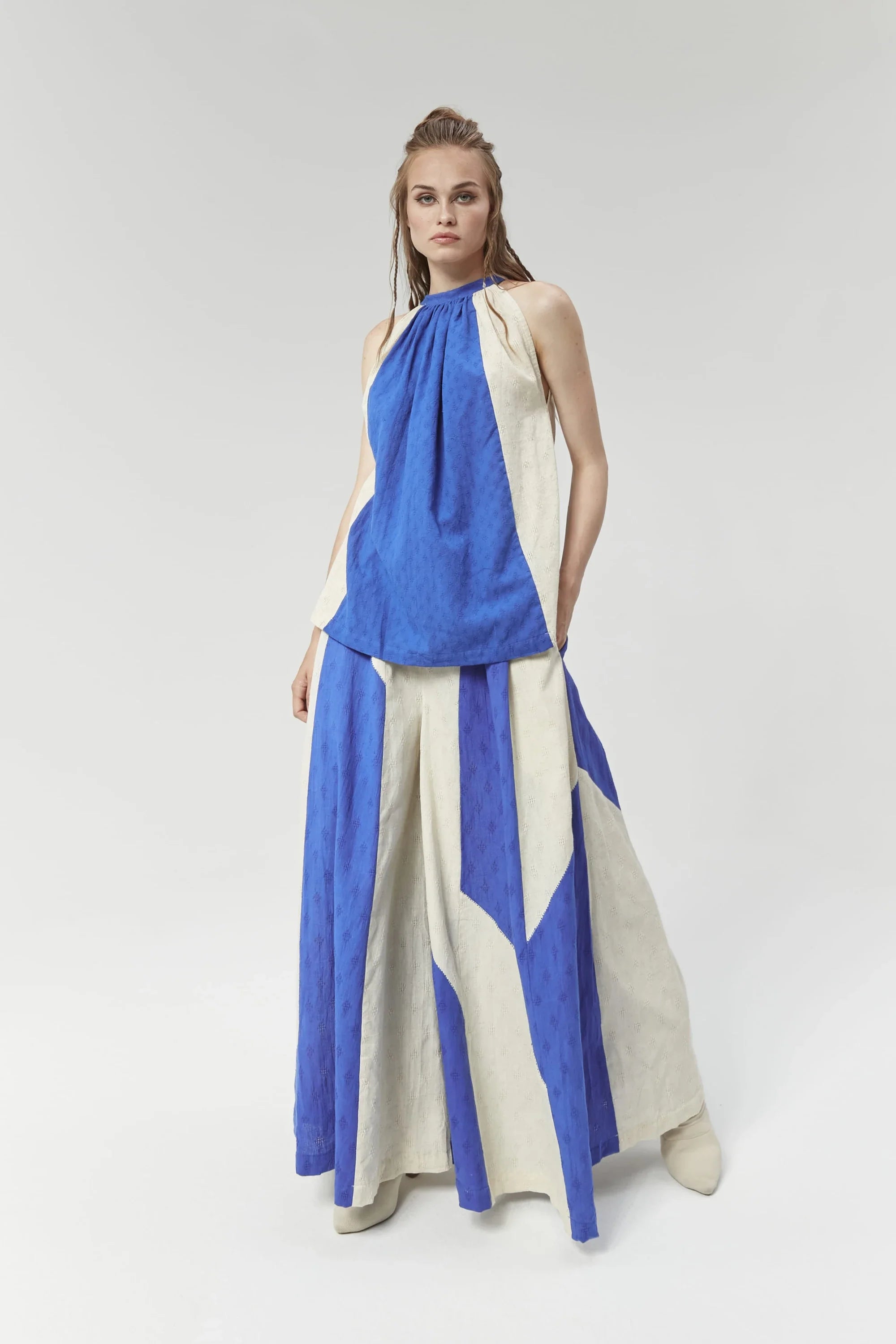 Blue Sydney Set in handwoven Dobby Cotton by White Canvas - Image 1