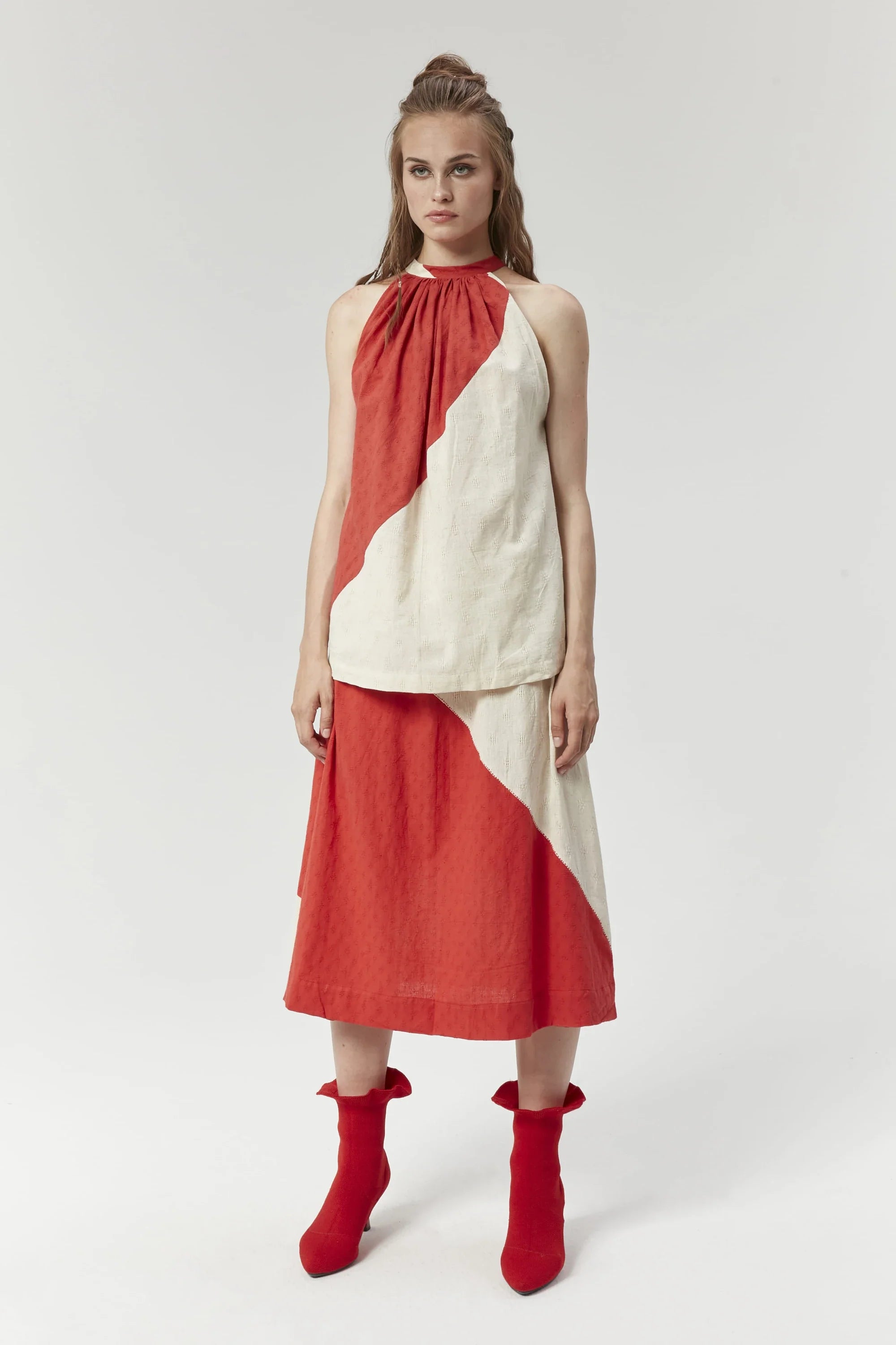 Red Sydney Set in handwoven Dobby Cotton by White Canvas - Image 1