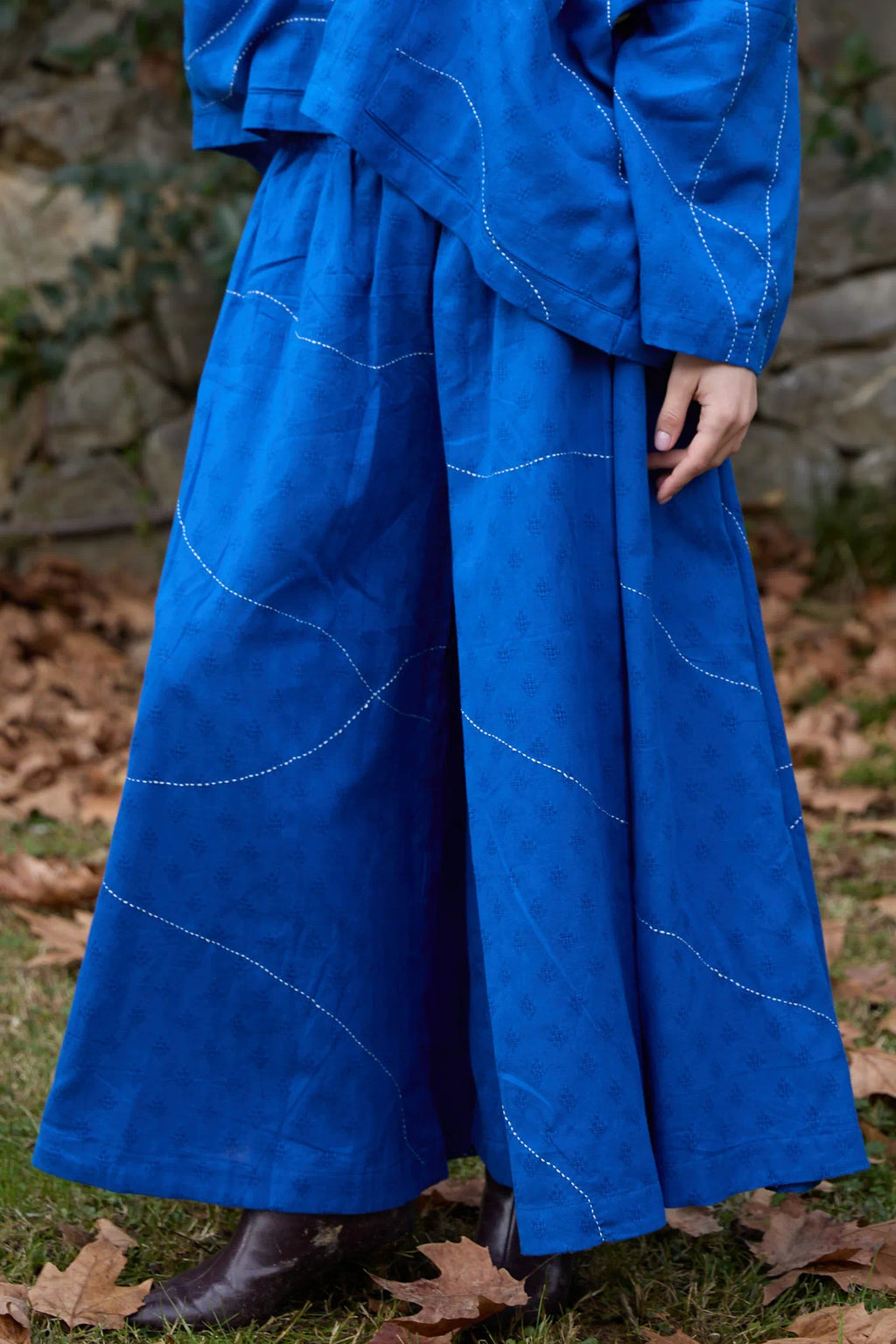 White Canvas Cloud Dahlia Set in blue handwoven dobby cotton with Kantha stitching, alternate styled view