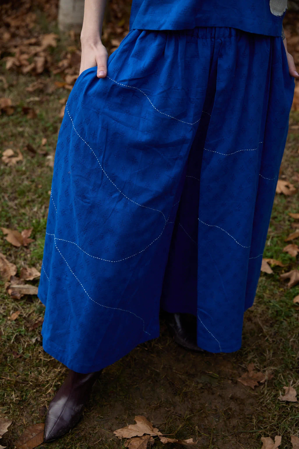 White Canvas Cloud Nikki Set in blue handwoven dobby cotton with applique work and Kantha stitching, close-up product view
