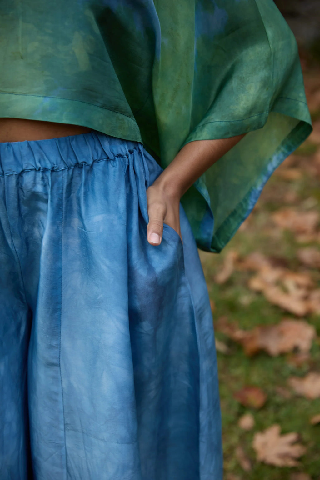 Earth Silk Set in vegan Silk by White Canvas - Image 6