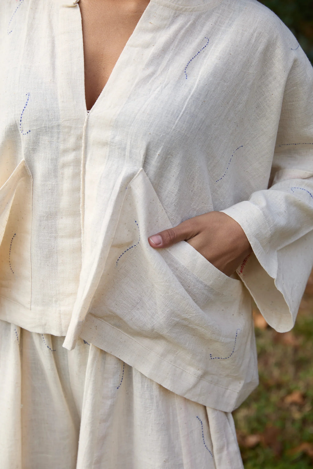 Blue Kite Set in handwoven Heavy Kala Cotton by White Canvas - Image 7