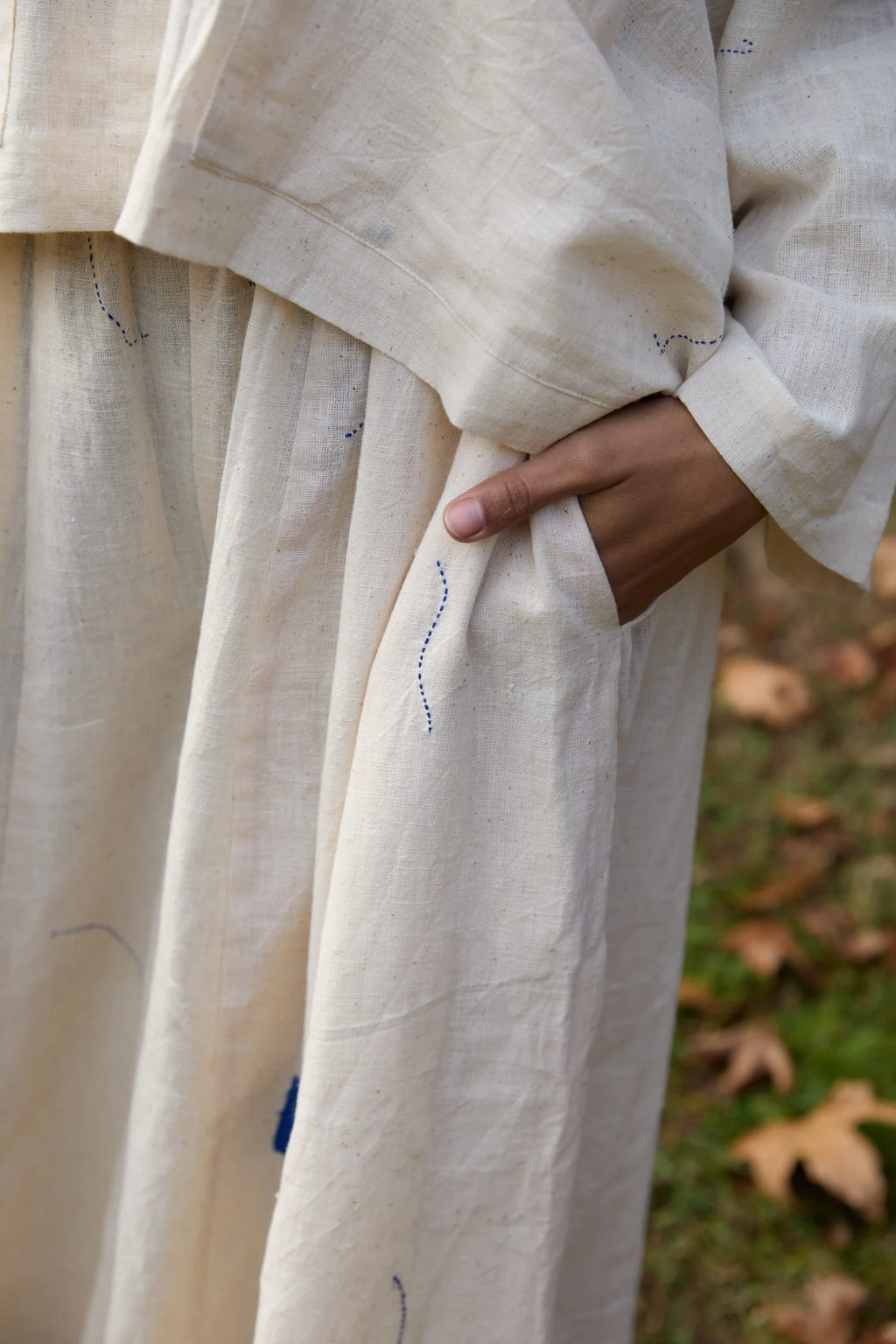 Blue Kite Set in handwoven Heavy Kala Cotton by White Canvas - Image 8