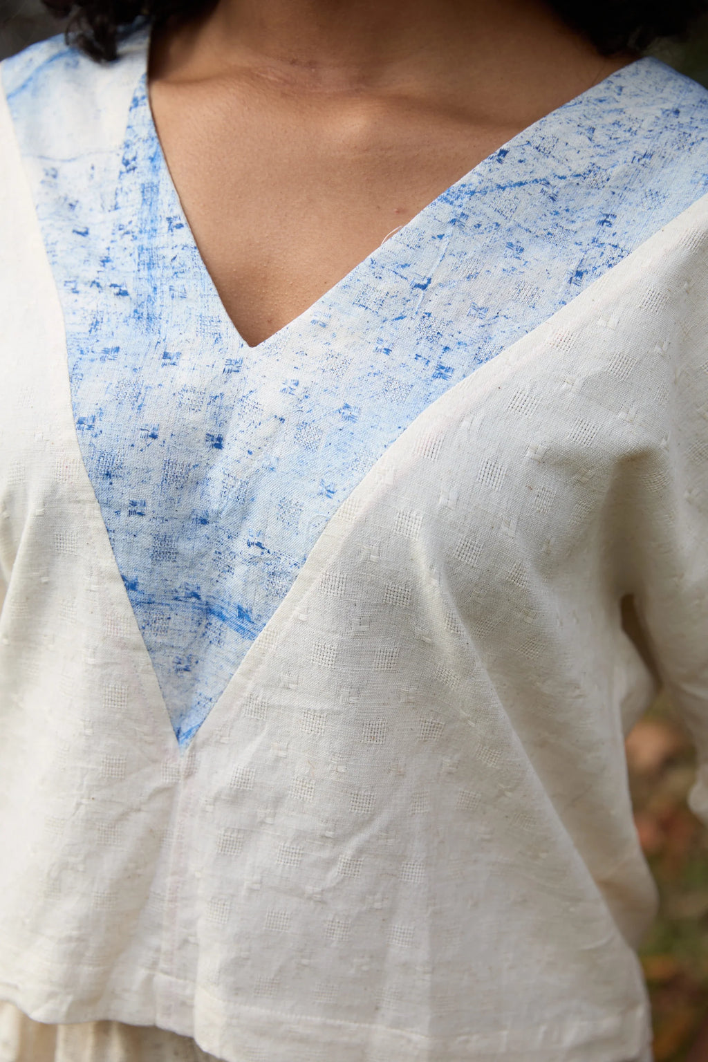 Blue Sparrow Set in handwoven Heavy Kala Cotton by White Canvas - Image 4