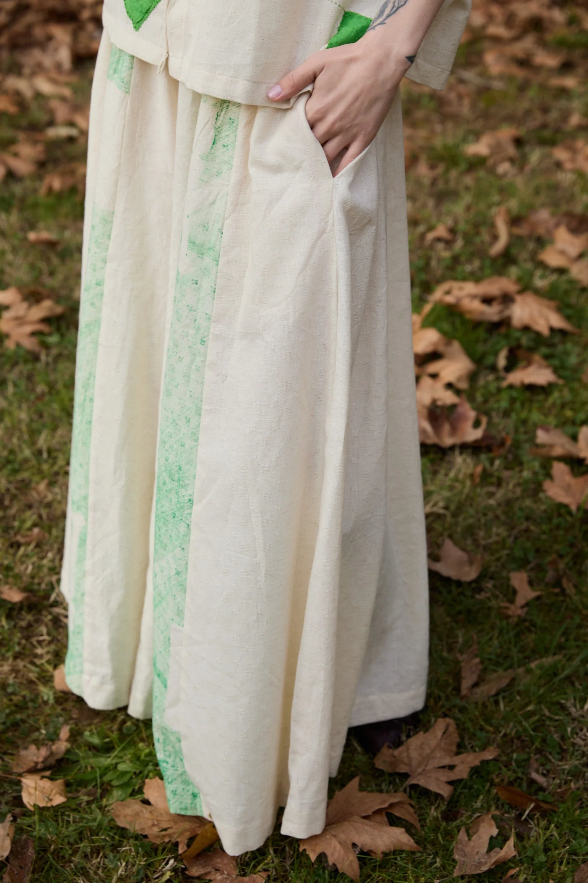 Green Swan Set in handwoven Dobby Cotton (100%) by White Canvas - Image 7