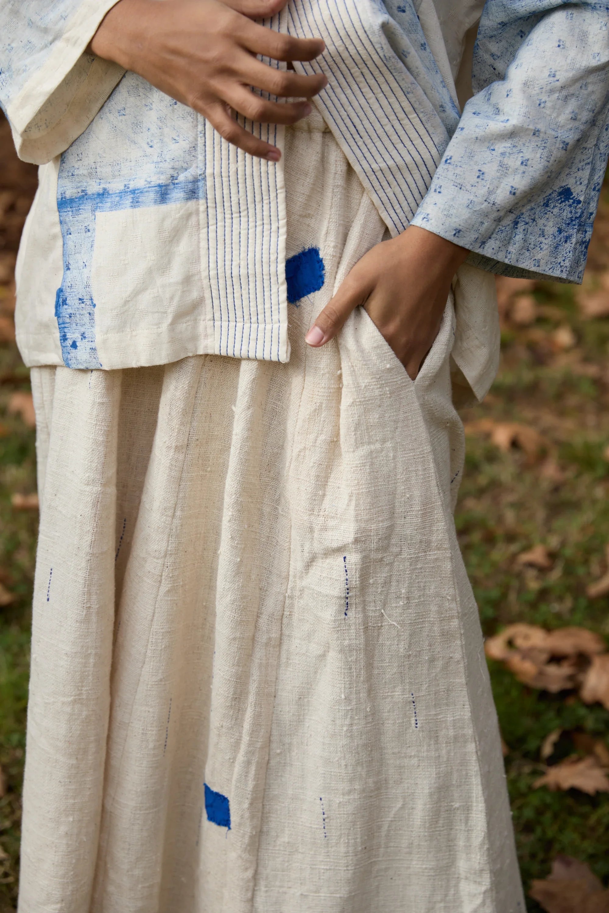 Blue Wander Set in handwoven Dobby Cotton (100%), by White Canvas - Image 8