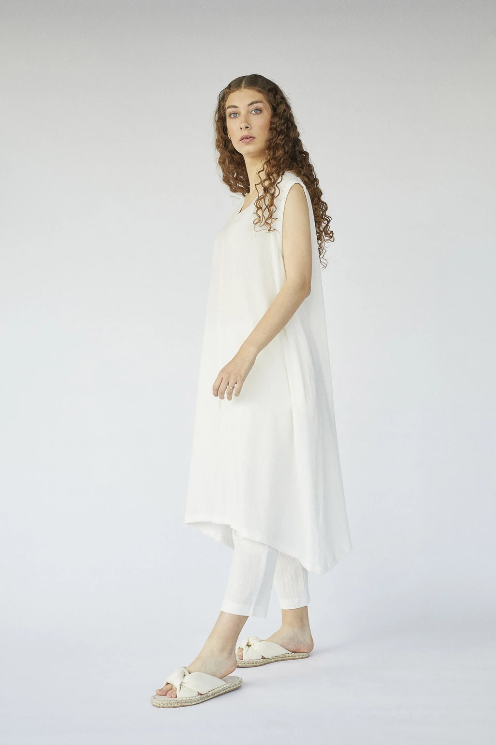 White Capricorn Set in organic & Handwoven Shile by White Canvas - Image 3