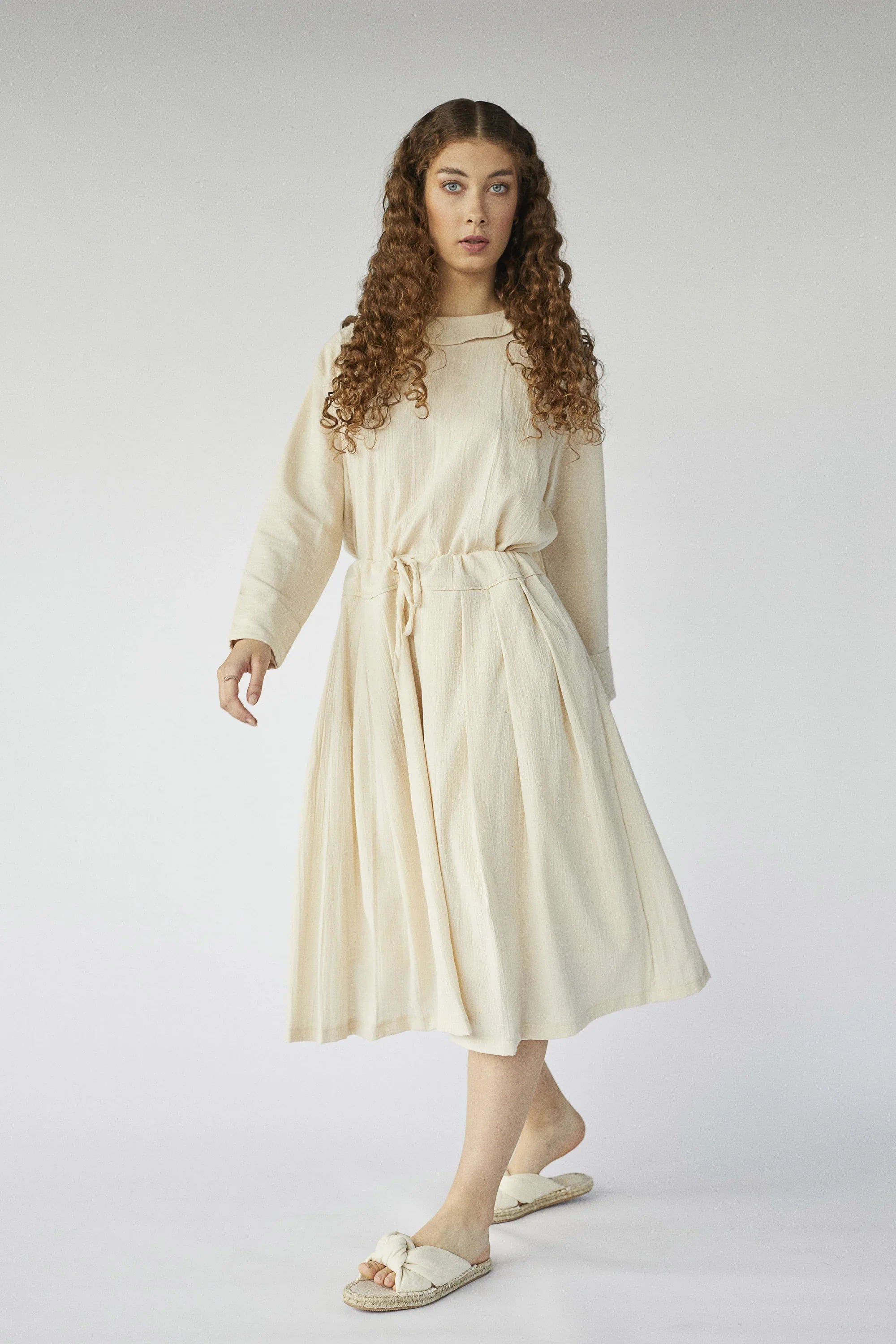 Cream Libra Set in organic & Handwoven Shile by White Canvas - Image 1