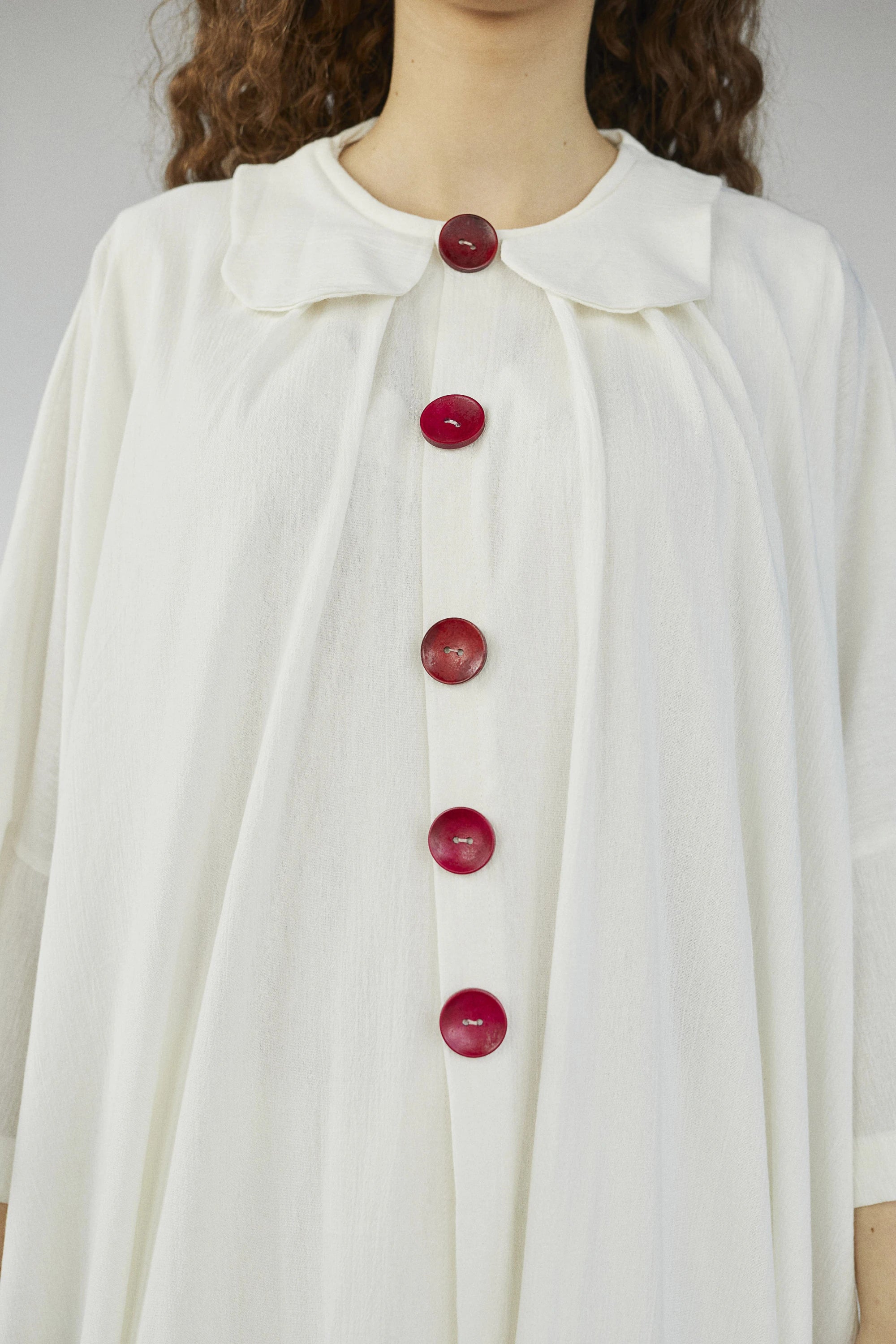 White Procyon Set in organic & Handwoven Shile by White Canvas - Image 4