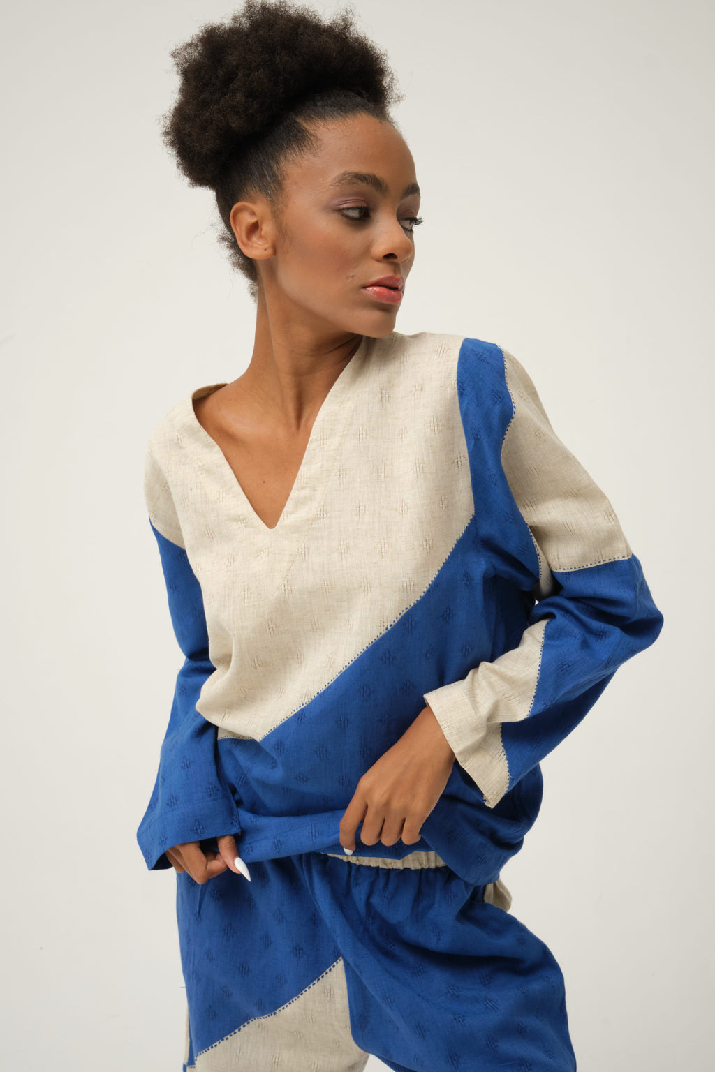 Blue Daffy Set in handwoven Dobby Cotton by White Canvas - Image 4