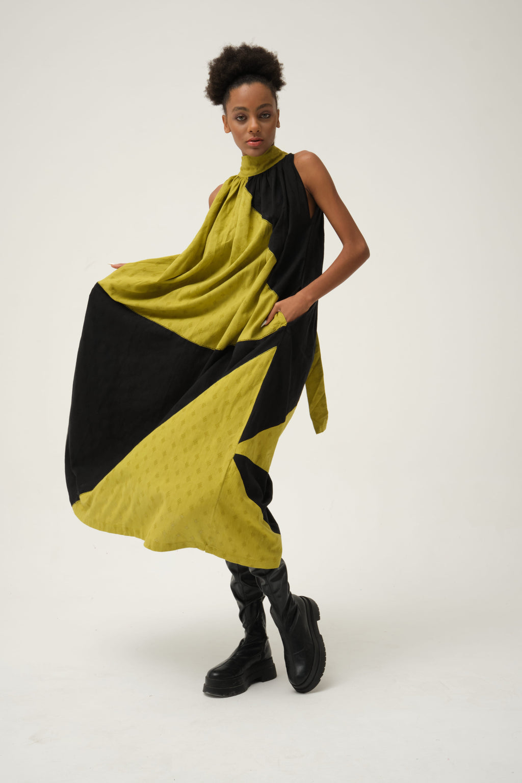 Black Green Flintstone Dress in handwoven Dobby Cotton by White Canvas - Image 4