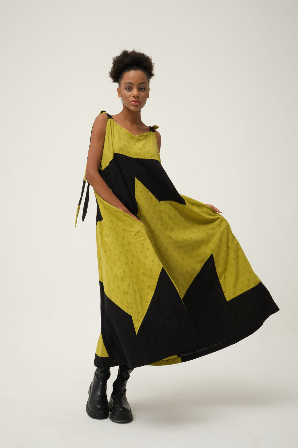 Black Green Winnie Dress in handwoven Dobby Cotton by White Canvas - Image 4