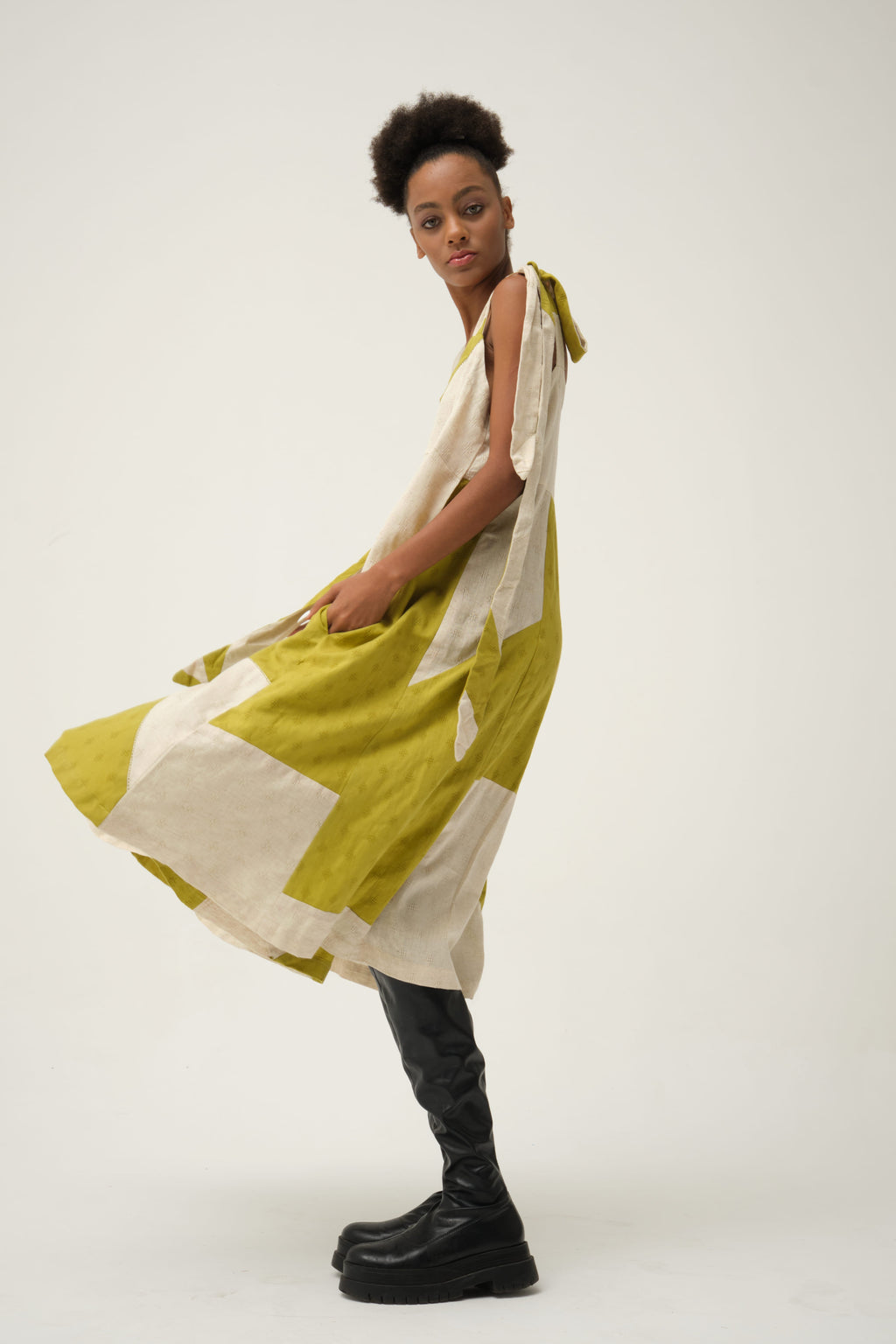 Green Winnie Dress in handwoven Dobby Cotton by White Canvas - Image 2