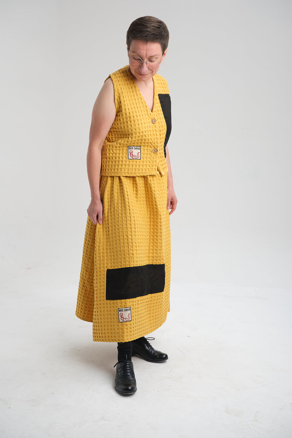 Handmade yellow dress in Istanbul – ethically crafted from breathable cotton fabric. A timeless, sustainable fashion piece with artisanal stitching, perfect for travelers and fashion lovers visiting Turkey
