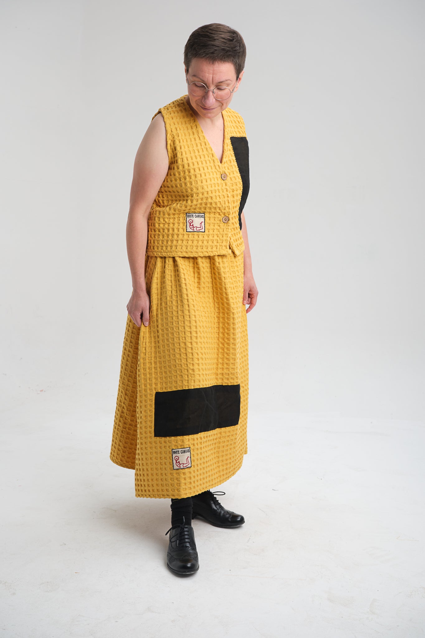 Handmade yellow dress in Istanbul – ethically crafted from breathable cotton fabric. A timeless, sustainable fashion piece with artisanal stitching, perfect for travelers and fashion lovers visiting Turkey