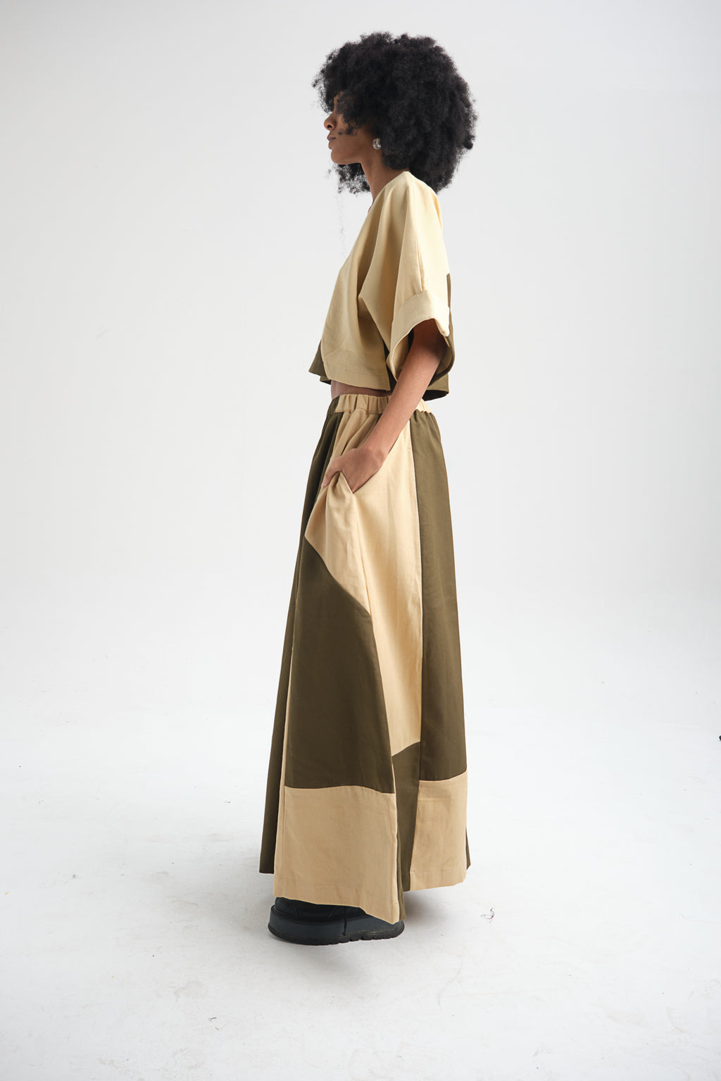 Handmade cotton canvas top in Istanbul – soft, stylish, and perfect for modern sustainable fashion. Ethically crafted, ideal for tourists and shoppers in Turkey.