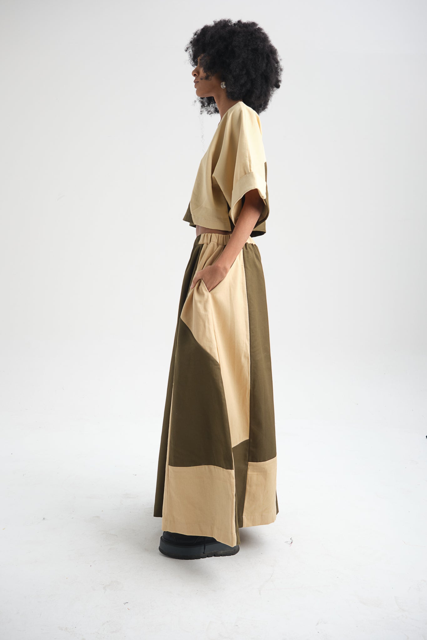 Handmade cotton canvas top in Istanbul – soft, stylish, and perfect for modern sustainable fashion. Ethically crafted, ideal for tourists and shoppers in Turkey.