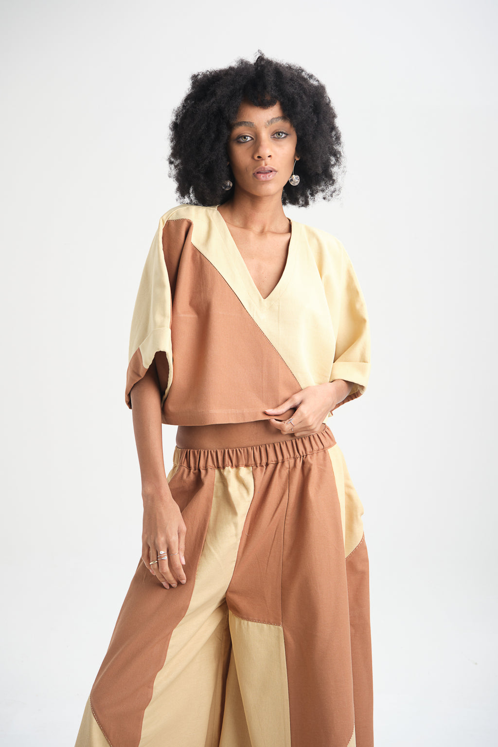 Handmade cotton canvas top in Istanbul – soft, stylish, and perfect for modern sustainable fashion. Ethically crafted, ideal for tourists and shoppers in Turkey.