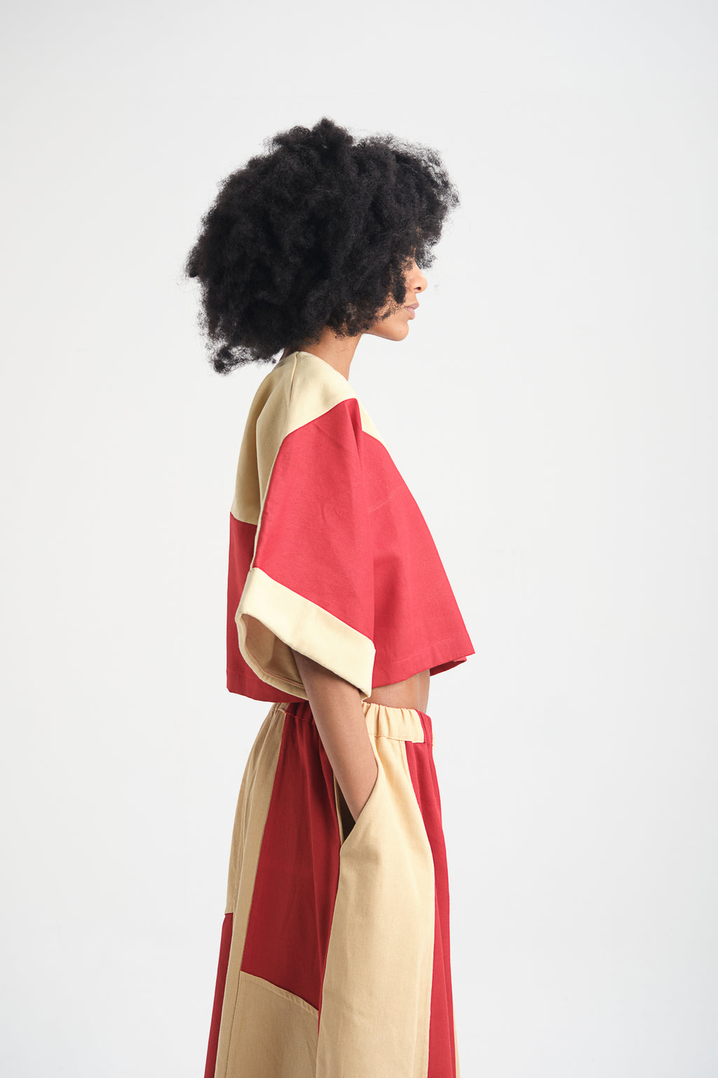 Handmade cotton canvas top in Istanbul – soft, stylish, and perfect for modern sustainable fashion. Ethically crafted, ideal for tourists and shoppers in Turkey.