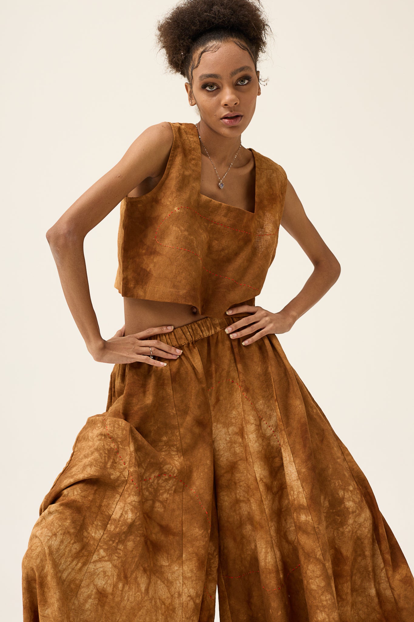 COFFEE DYED CROP WITH PANTS